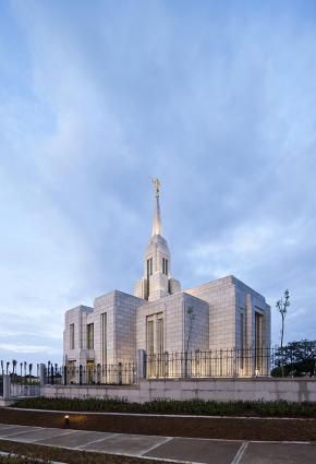 File:Mormon temple cebu city 1.jpg