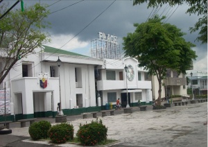 Ligao city hall 01.jpg