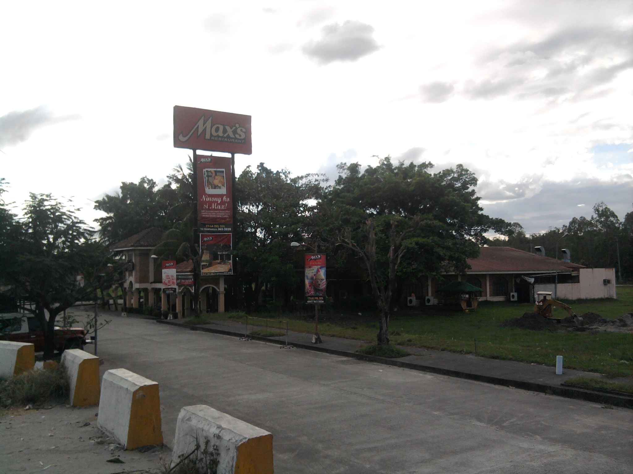 FileMAX'S RESTAURANT Magliman, San Fernando, Pampanga.jpg Philippines