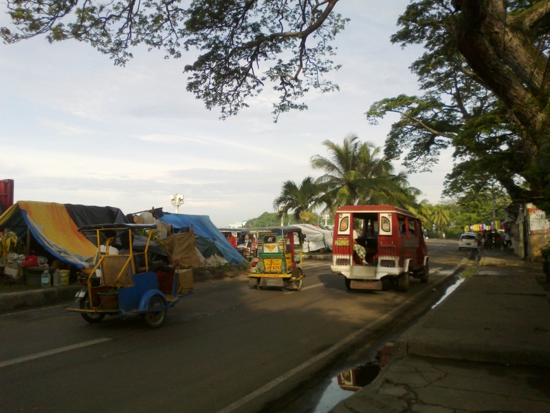 File:R.T. Lim Blvd. - Cawa Cawa Blvd. Turned into a Tent refugee area, Sto. Niño Zamboanga City Philippines 3.jpg