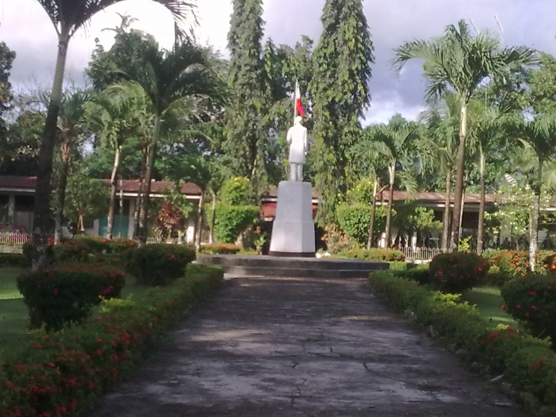 File:Siayan Plaza Zamboanga del norte(6).jpg