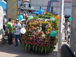 Floral Float Tibungco Parade December 2010.JPG